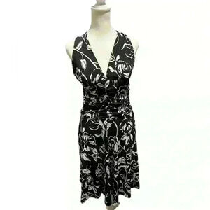 White House Black Market Women’s Small Dress Black/White Floral Pattern